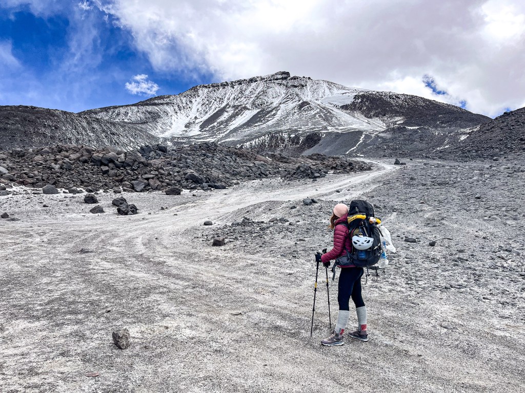 Expedícia Ojos del Salado, Chile (6 893 m) – Keď som sa pri finálnom výstupe otočila pri východe slnka&nbsp;naspäť